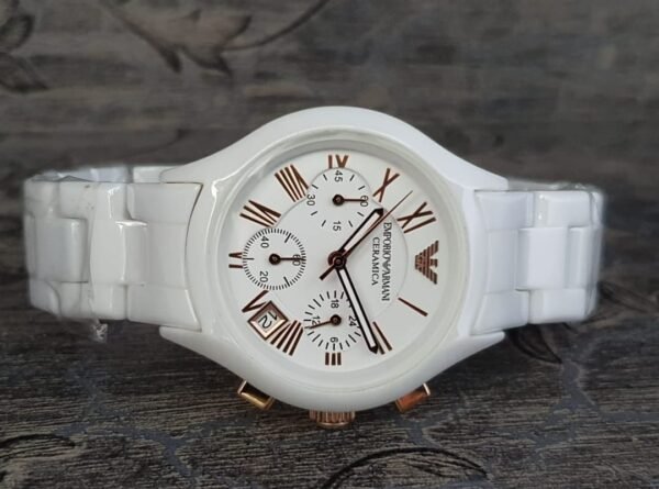 Emporio Armani saati qadin ucun