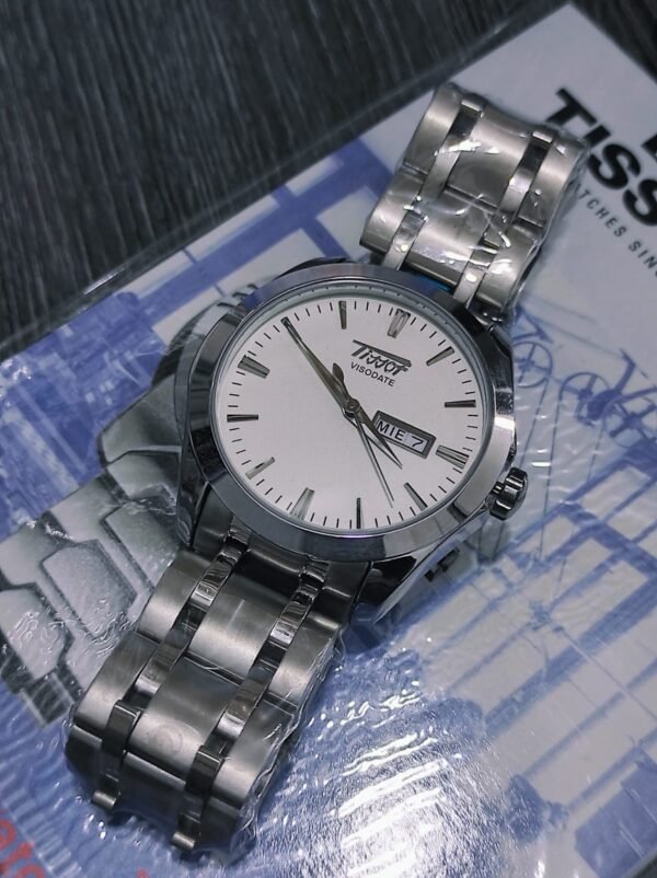 Tissot gumusu saat