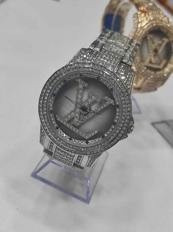 Louis Vuitton qadin saatlari