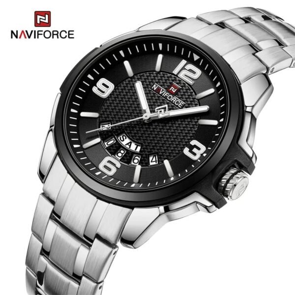Naviforce saati