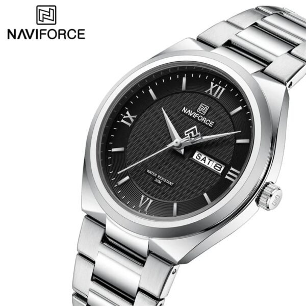 Naviforce saati