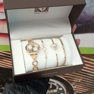 Anne Klein saati