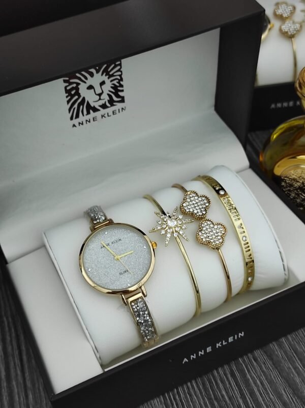 Anne Klein saati