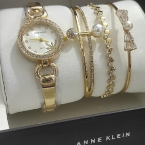 Anne Klein saati
