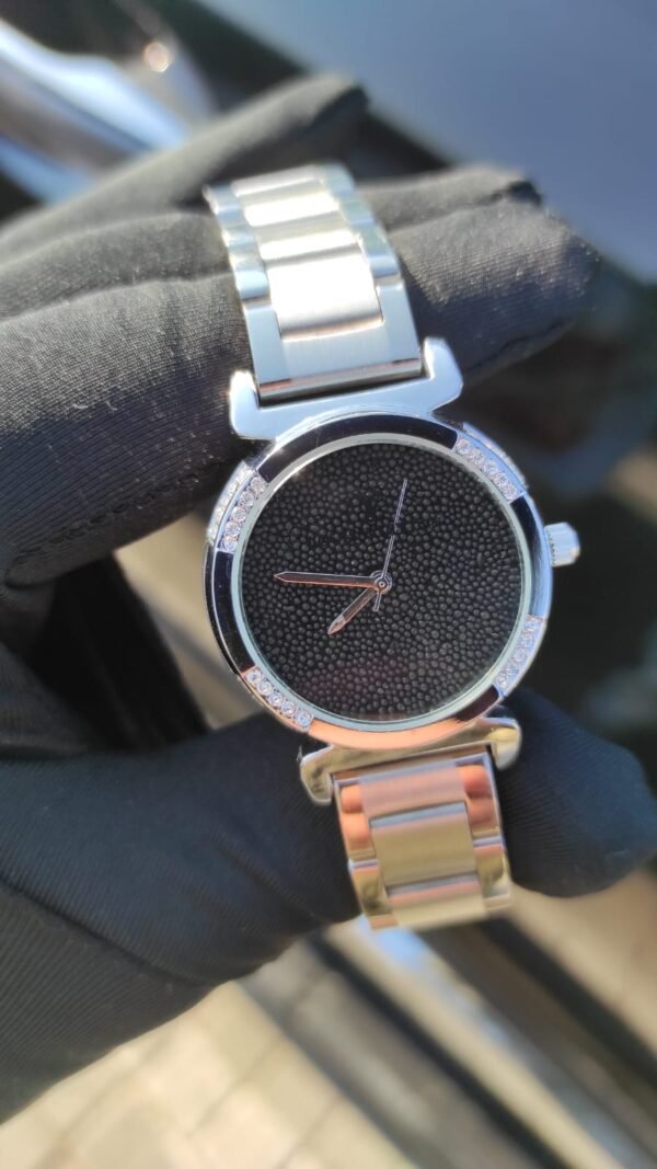 Louis Vuitton saati