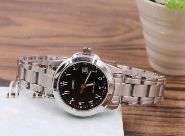 Casio saati qadin
