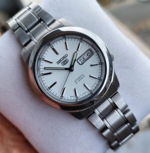 Seiko saati
