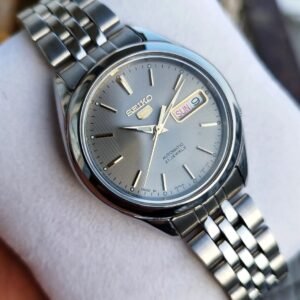 Seiko saati