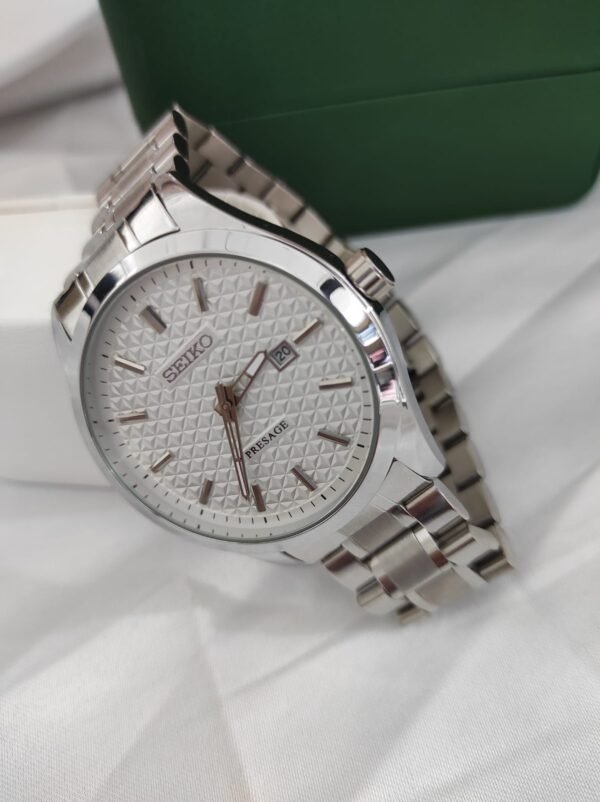 Seiko saati