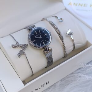 Anne Klein saati