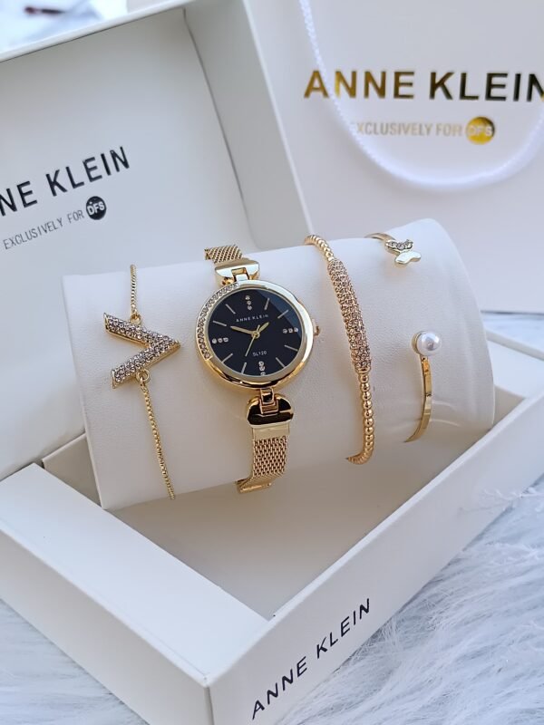 Anne Klein saati
