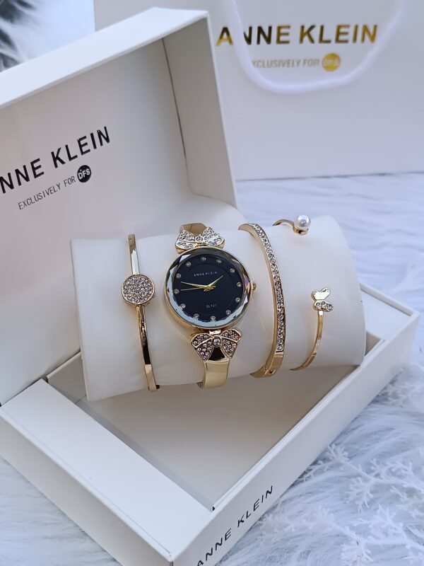Anne Klein saati