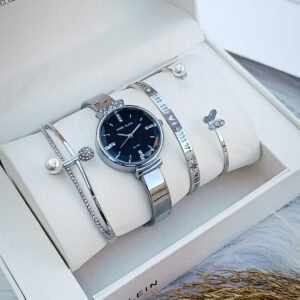 Anne Klein saati