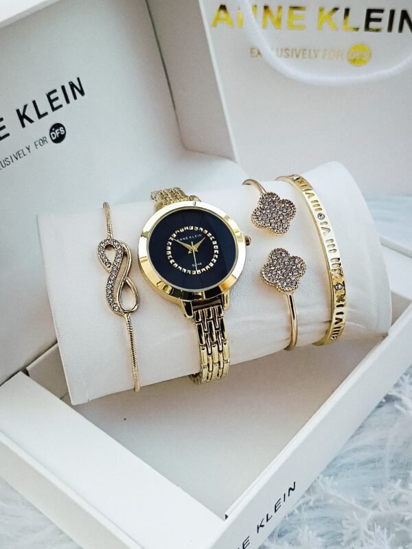 Anne Klein saati