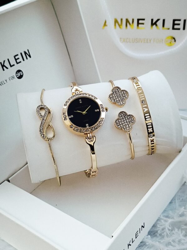 Anne Klein saati