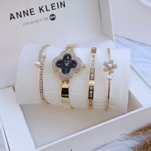 Anne Klein saati