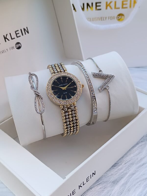 Anne Klein saati