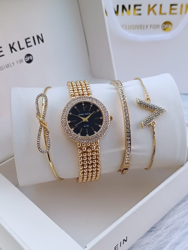 Anne Klein saati